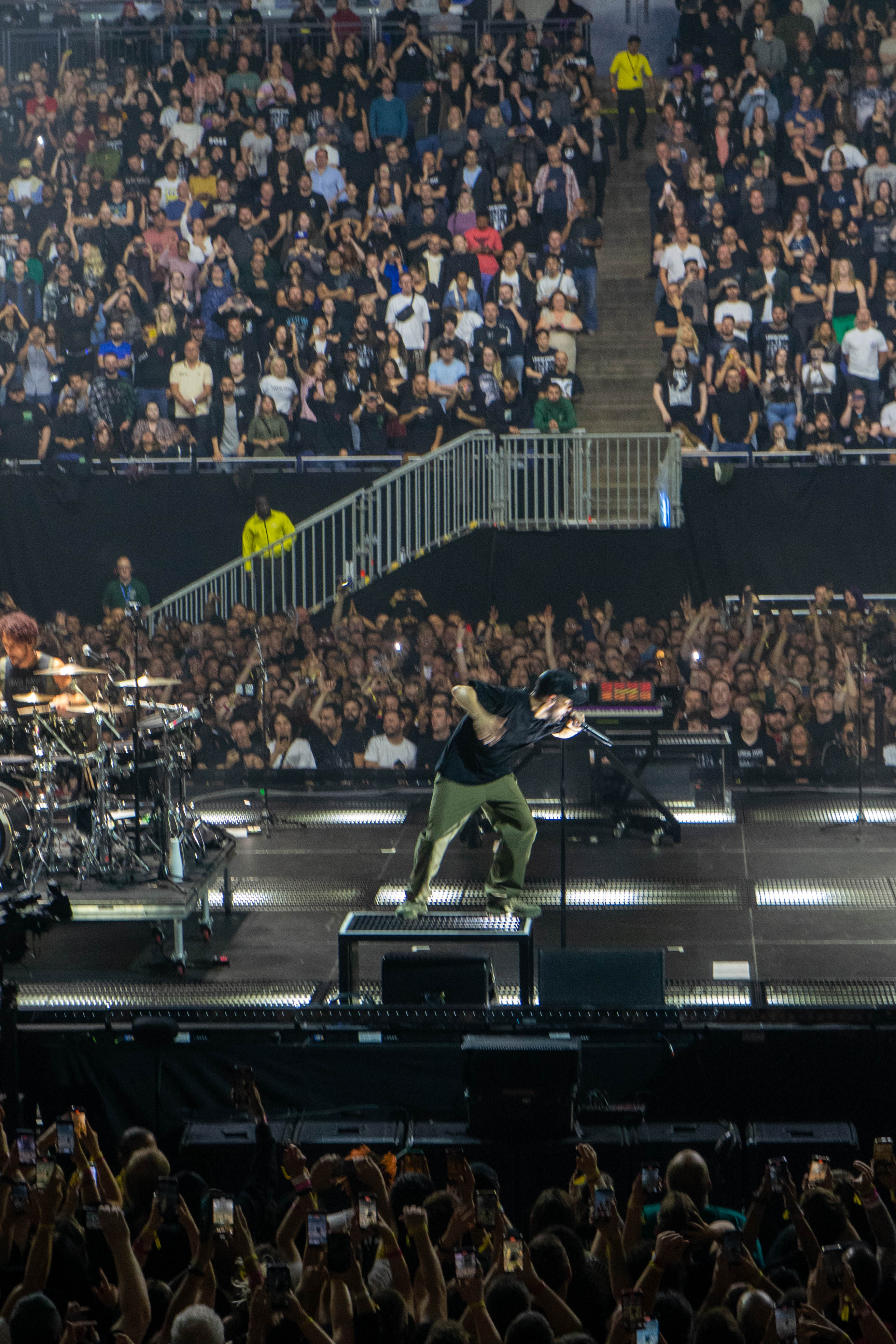 Mike Shinoda action on stage